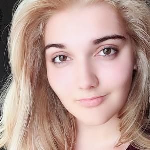 Meet your Posher, Leah